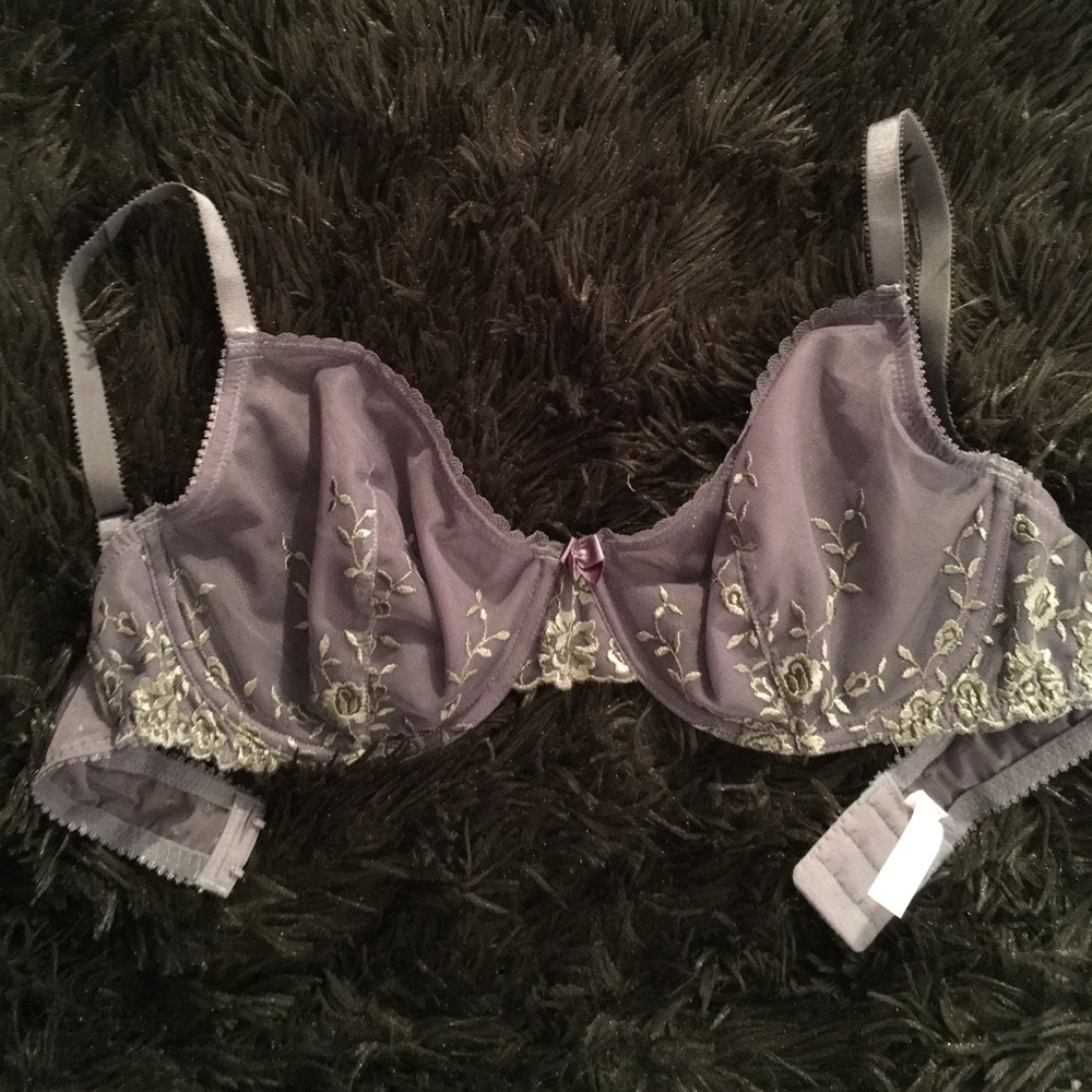 Apt 9 bra